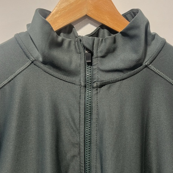 Zip-up Long-sleeve Sports Top - Picture 5 of 12